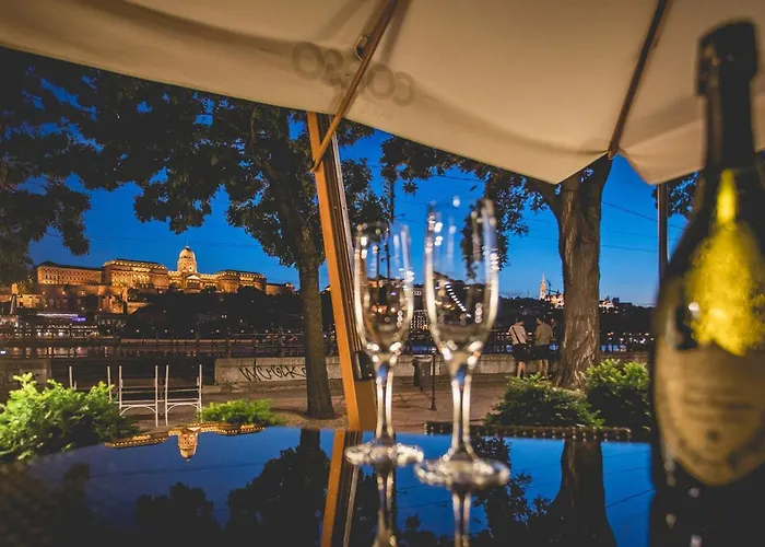 Intercontinental By Ihg Hotell